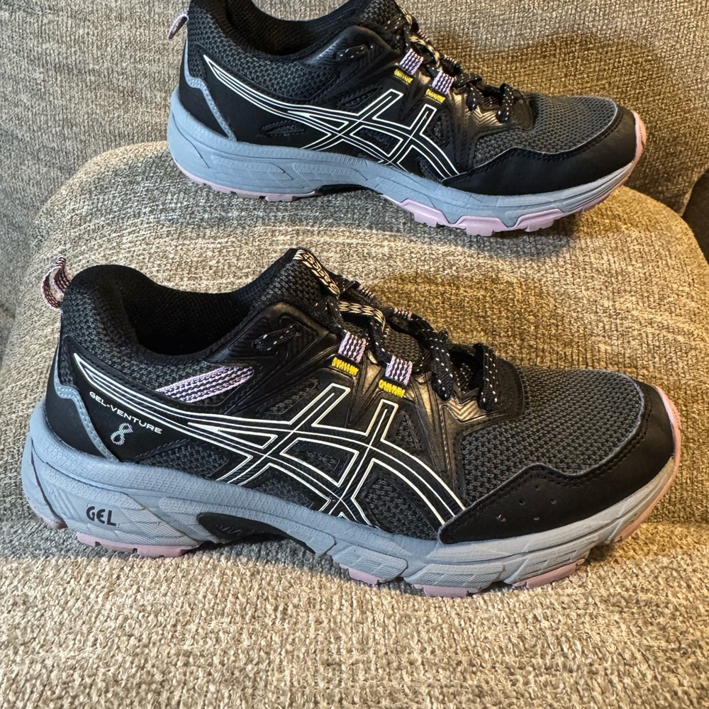 ASICS Gel Adventure Women's Black and Gray Athletic Shoes Size 6.5